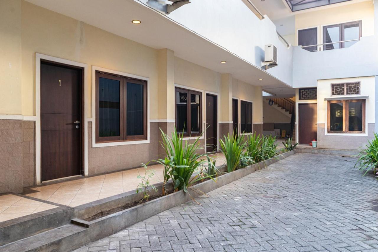 Reddoorz Near Bahu Mall Manado Malalayang Exterior photo