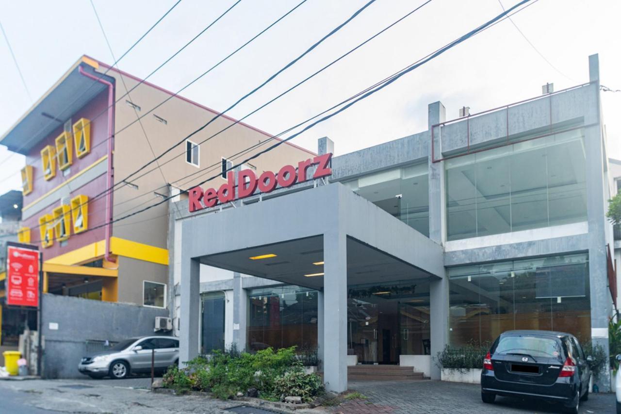 Reddoorz Near Bahu Mall Manado Malalayang Exterior photo