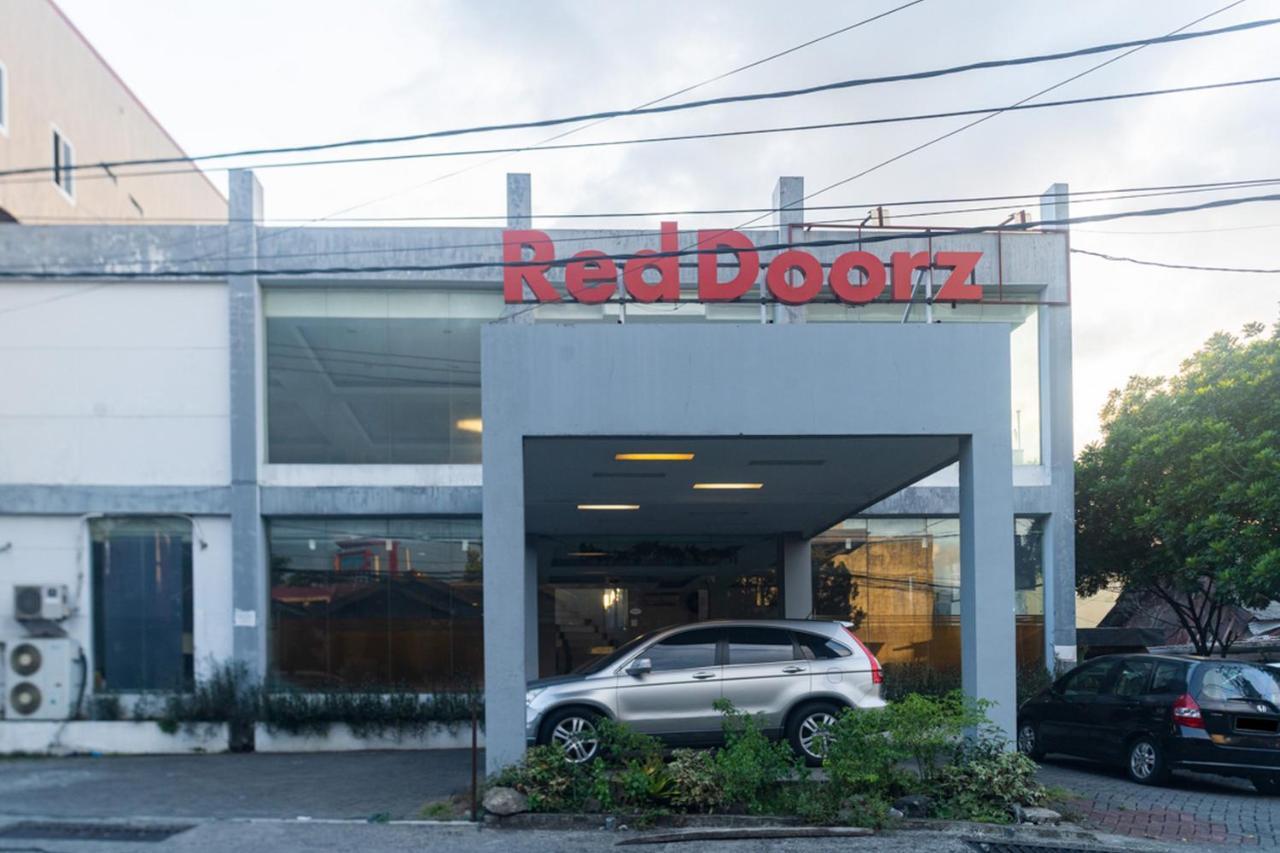 Reddoorz Near Bahu Mall Manado Malalayang Exterior photo