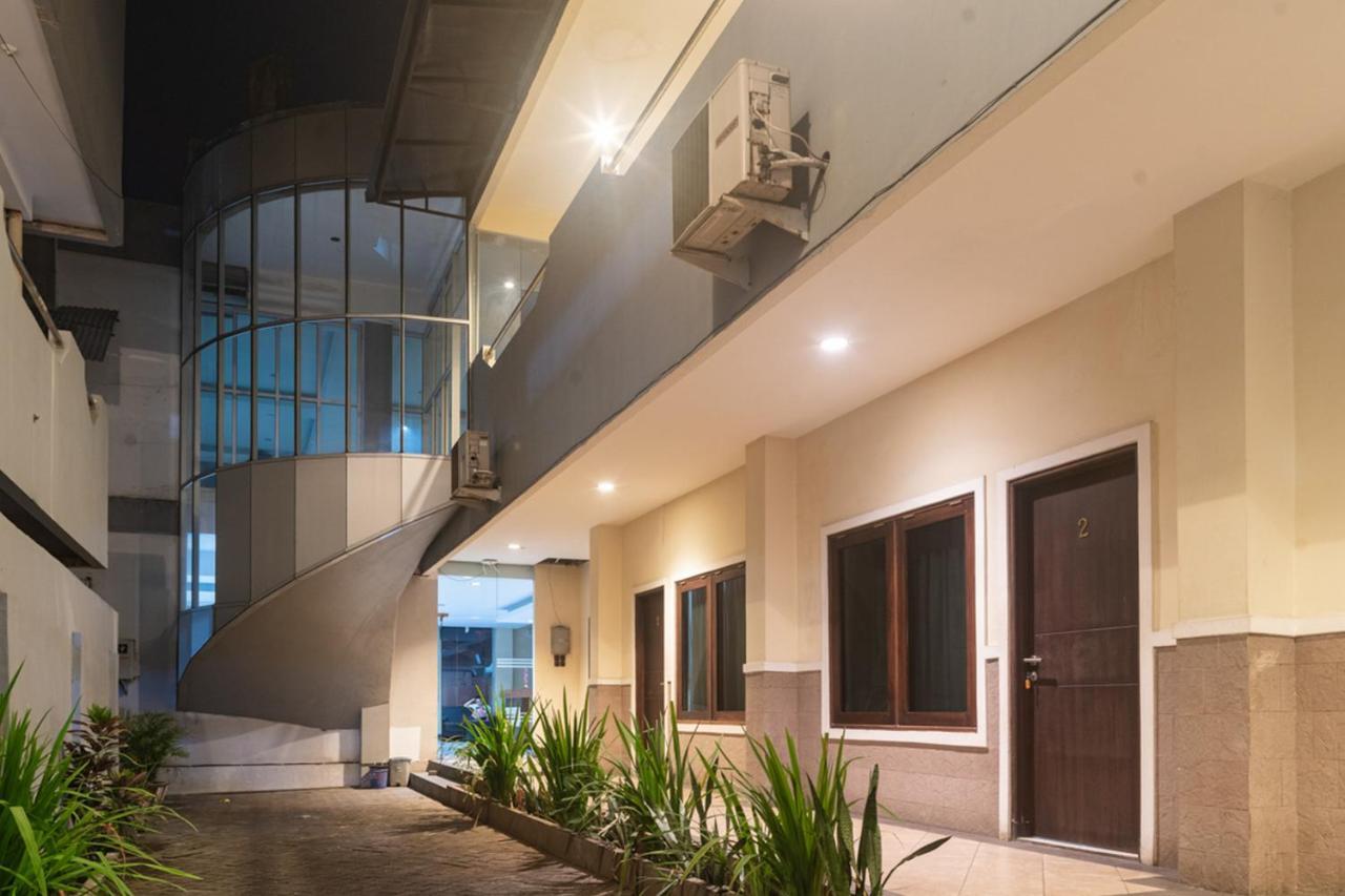 Reddoorz Near Bahu Mall Manado Malalayang Exterior photo