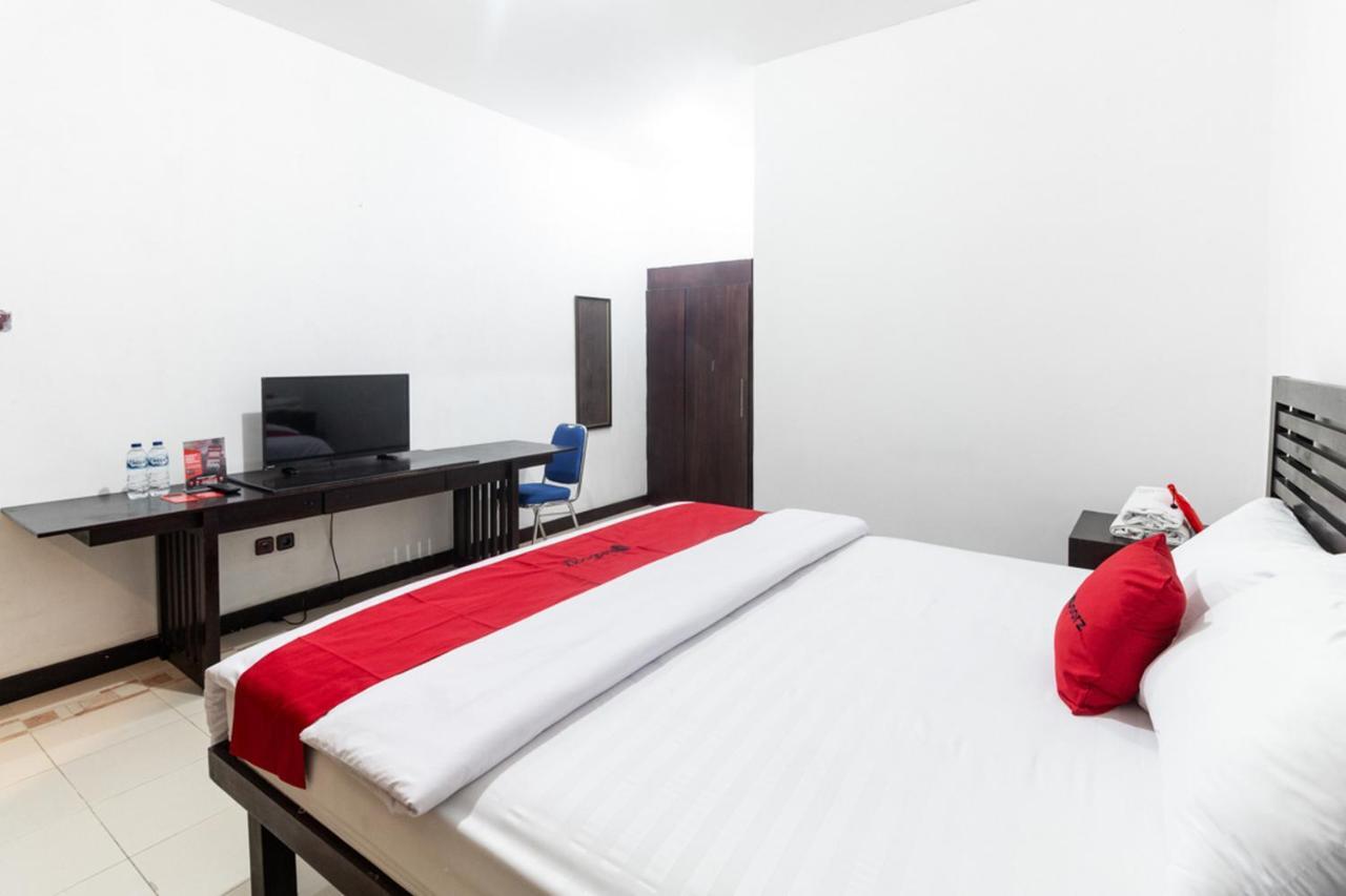 Reddoorz Near Bahu Mall Manado Malalayang Exterior photo